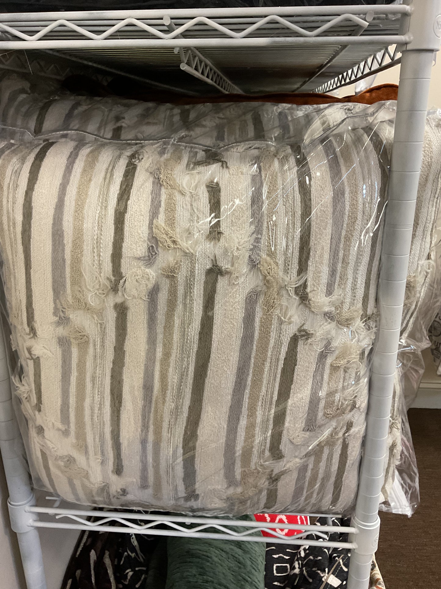 Toss pillows 2pk