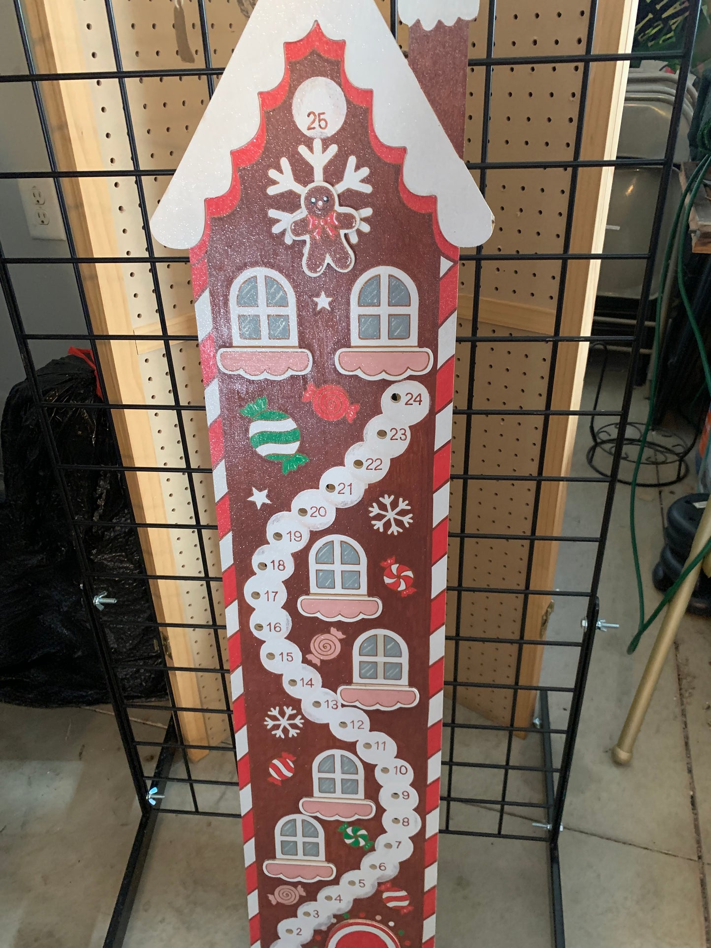 Gingerbread countdown leaner