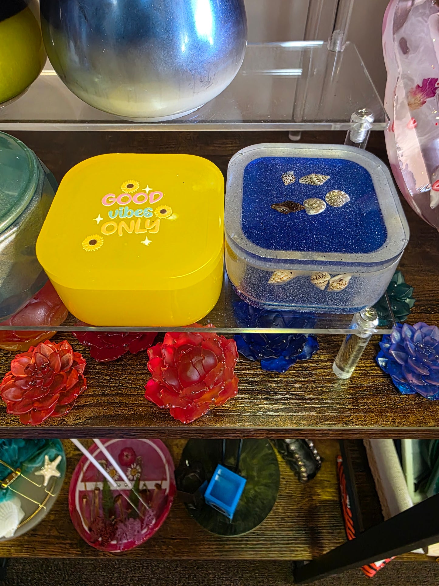 Resin small jar
