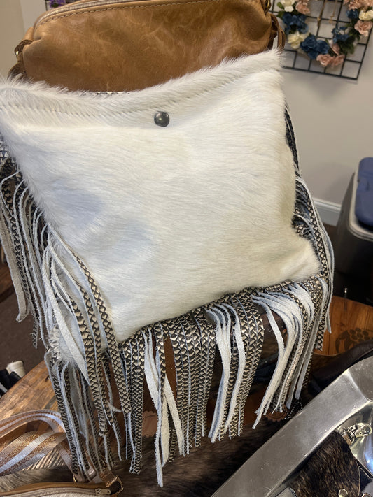 Side bag cream fur and fringe