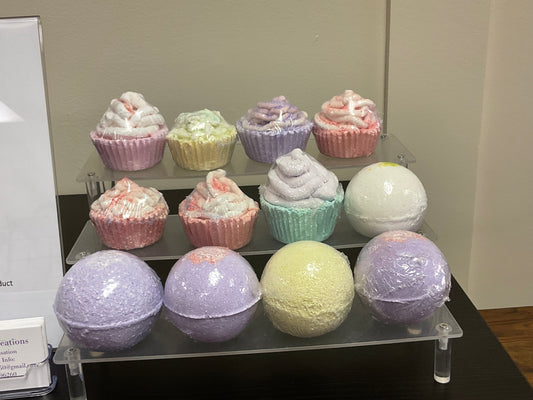 Bubbly filling cupcake bath bombs