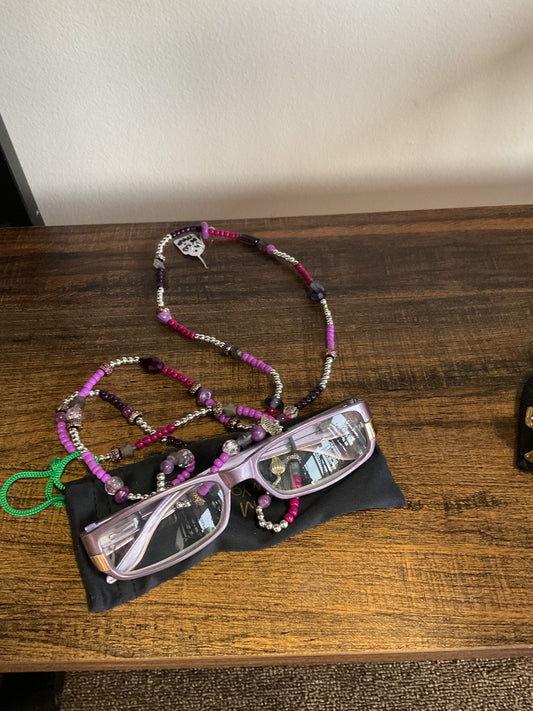 Eyeglasses and chain