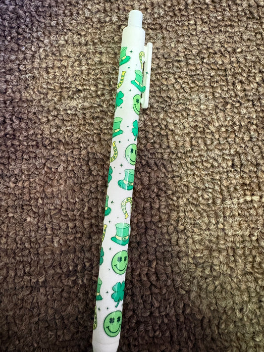 St patty’s day pen white