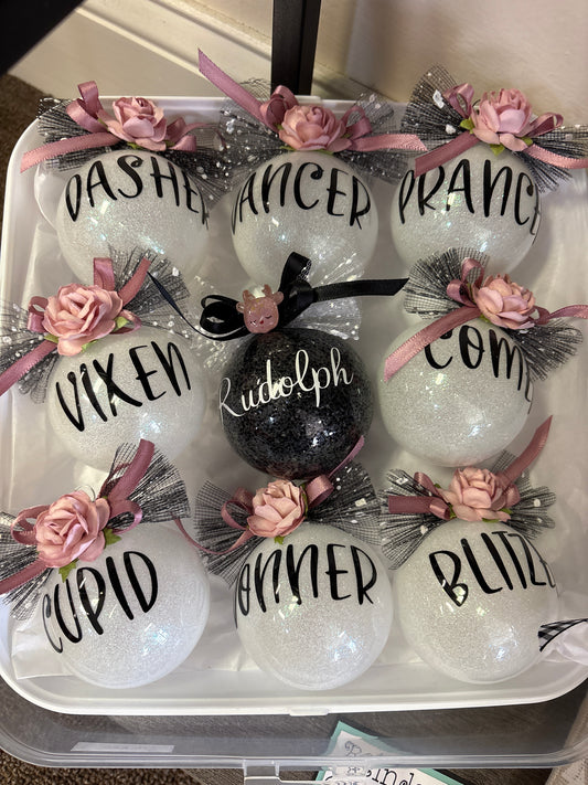 Reindeer ornament set